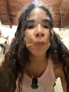 Andrea-11 online show from May 19, 2026, 3:13 am