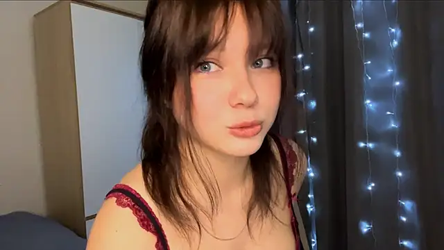 EmilyMercurial online show from June 3, 2026, 7:29 pm