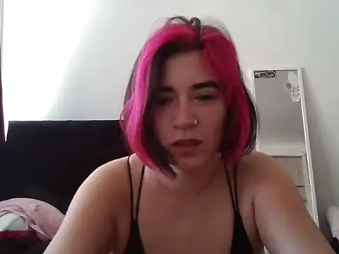 madamepiaceri online show from May 8, 2026, 2:43 pm