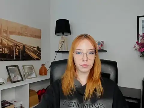 foxSonya online show from May 18, 2026, 5:34 am