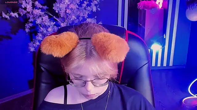 FoxxyyPolly online show from May 27, 2026, 5:26 am