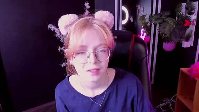 FoxxyyPolly online show from May 23, 2026, 6:01 am