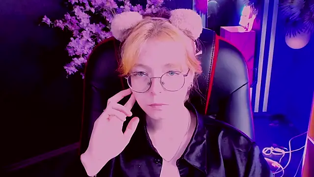 FoxxyyPolly online show from May 22, 2026, 5:49 am