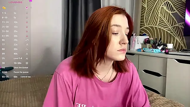 EwaDerobertis online show from June 6, 2026, 2:33 pm