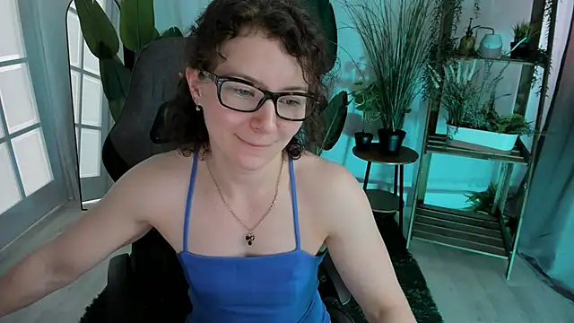 AureliaGleam online show from July 11, 2026, 6:57 am