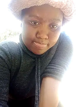 ChubbyMidgetxxx19 online show from June 24, 2026, 11:09 am