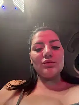 SophiePale online show from November 12, 2025, 7:29 pm