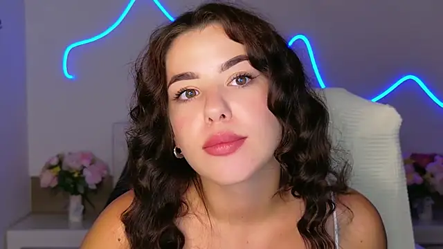MaddiePerez online show from July 20, 2026, 9:06 pm