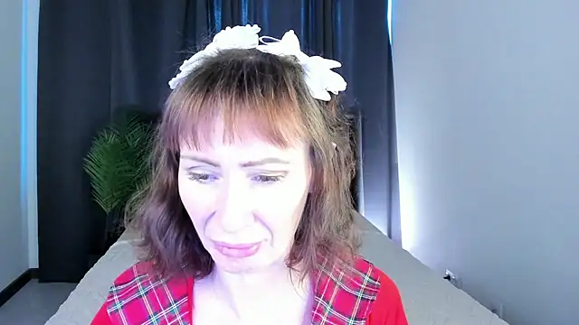 gracekellyyy online show from June 27, 2026, 12:33 pm