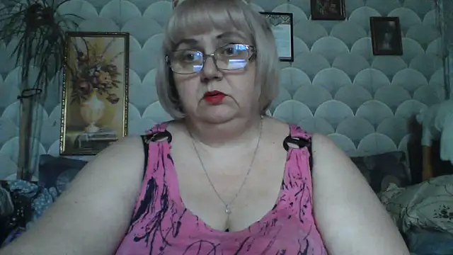 MarinaFarina53 online show from June 18, 2026, 11:59 am