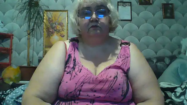 MarinaFarina53 online show from May 27, 2026, 9:00 pm