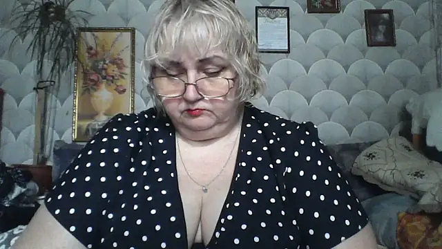 MarinaFarina53 online show from June 15, 2026, 8:36 am