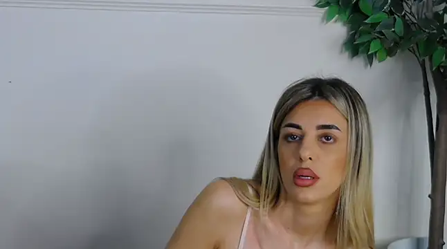 IvyLustt online show from June 16, 2026, 5:29 am
