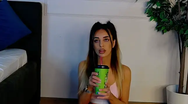 IvyLustt online show from June 11, 2026, 5:04 am