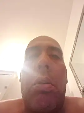 Mikeyjoe2840 online show from May 9, 2026, 3:43 am