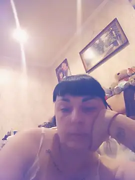 Snapshot of Alisa_lo chatting on May 16, 2026, 6:29 pm Alisa lo online show from May 16, 2026, 6:29 pm