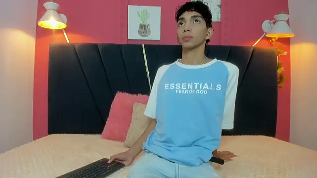 ero boy40 online show from August 6, 2026, 1:06 pm