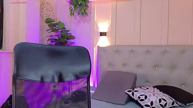 criss hardcock  online show from June 1, 2026, 1:22 pm