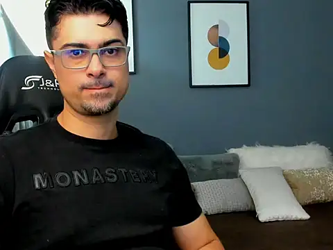 Snapshot of ZEI-001 chatting on May 29, 2026, 1:11 am ZEI-001 online show from May 29, 2026, 1:11 am