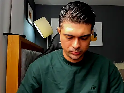 Snapshot of ZEI-001 chatting on June 1, 2026, 3:40 am ZEI-001 online show from June 1, 2026, 3:40 am