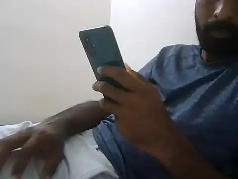 Snapshot of Ijus12 chatting on June 17, 2026, 1:54 pm Ijus12 online show from June 17, 2026, 1:54 pm