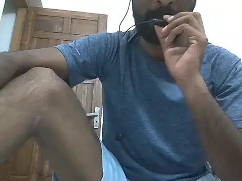 Snapshot of Ijus12 chatting on May 8, 2026, 5:50 pm Ijus12 online show from May 8, 2026, 5:50 pm
