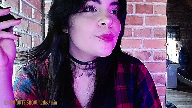 DarkRoseUwU online show from June 25, 2026, 9:31 pm