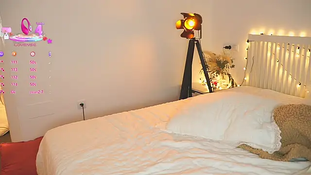 Snapshot of xxx_DownTown_xxx chatting on March 19, 2025, 8:43 pm xxx DownTown xxx online show from March 19, 2025, 8:43 pm
