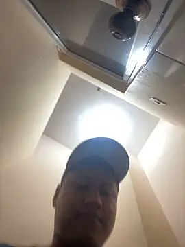 alejandro hottts online show from May 20, 2026, 7:44 pm