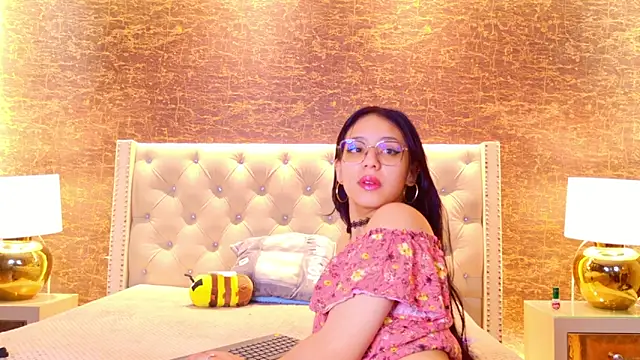 Kiara layla online show from May 19, 2026, 10:22 am