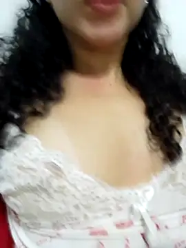 venuseyes25 online show from June 26, 2026, 4:51 am