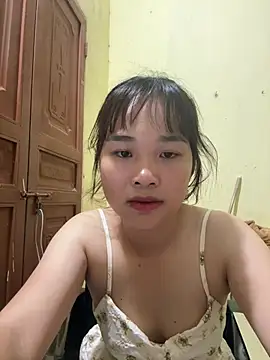 Snapshot of Lili_019 chatting on May 13, 2026, 2:35 pm Lili 019 online show from May 13, 2026, 2:35 pm