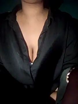 Snapshot of Cute-Ishita chatting on June 23, 2026, 5:22 pm Cute-Ishita online show from June 23, 2026, 5:22 pm