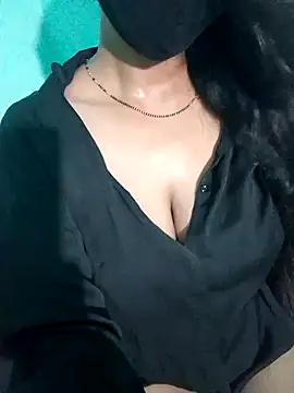 Snapshot of Cute-Ishita chatting on June 18, 2026, 4:45 pm Cute-Ishita online show from June 18, 2026, 4:45 pm