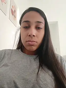 modelisa01 online show from June 1, 2026, 7:24 pm