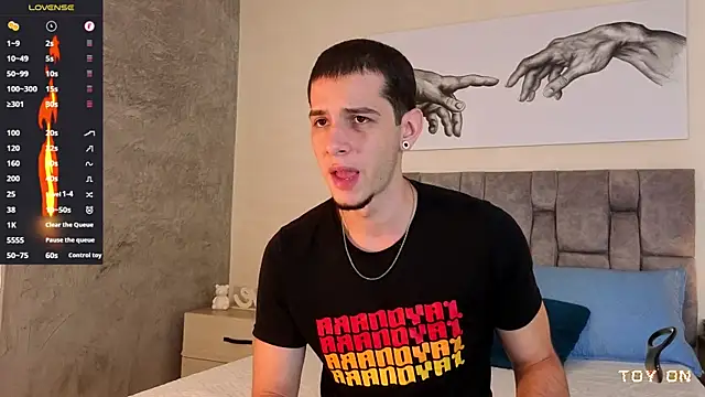 isaacblaze  online show from June 19, 2026, 3:34 am