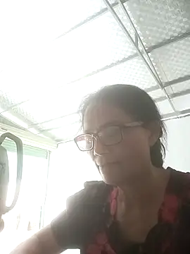 Vieekee online show from June 11, 2026, 5:48 am