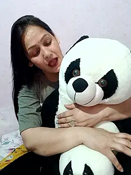 simmy14321 online show from June 7, 2026, 6:18 am