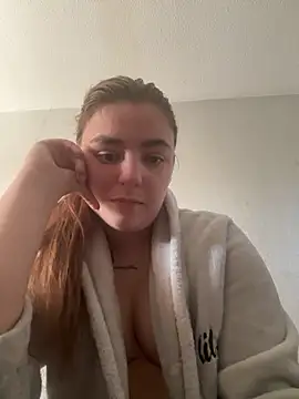 LexiXXoo online show from May 17, 2026, 5:02 pm