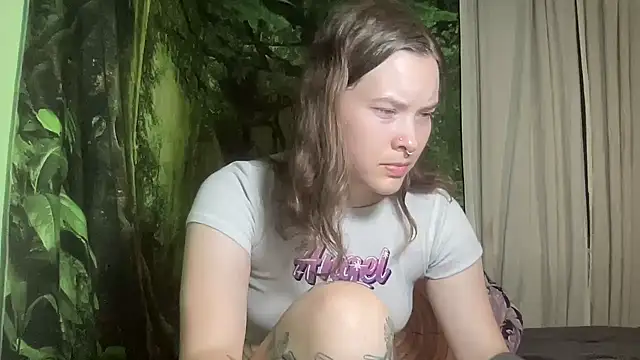 mo0ngoddess online show from September 23, 2025, 3:02 am