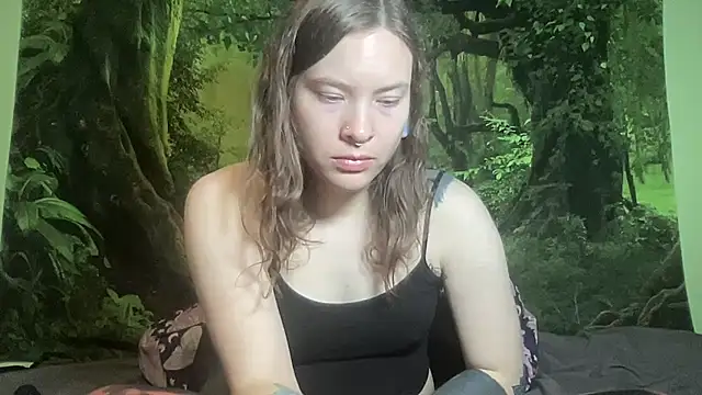 Snapshot of mo0ngoddess chatting on February 20, 2026, 6:19 am mo0ngoddess online show from February 20, 2026, 6:19 am