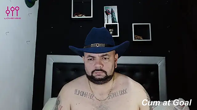 Snapshot of perverseveteranmanxxx chatting on February 21, 2025, 1:22 am perverseveteranmanxxx online show from February 21, 2025, 1:22 am
