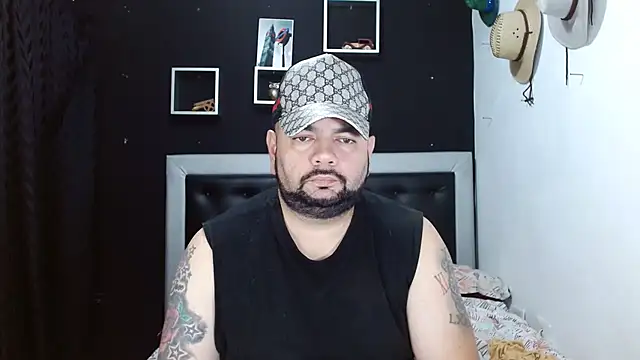 Snapshot of perverseveteranmanxxx chatting on February 18, 2025, 3:21 am perverseveteranmanxxx online show from February 18, 2025, 3:21 am