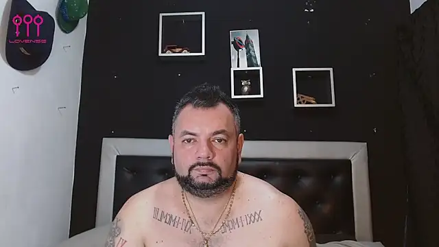 Snapshot of perverseveteranmanxxx chatting on February 26, 2025, 5:21 pm perverseveteranmanxxx online show from February 26, 2025, 5:21 pm