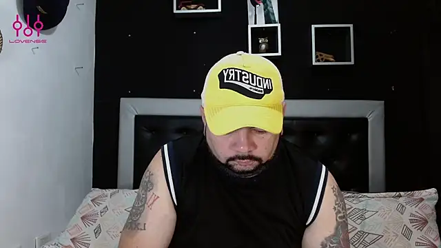 Snapshot of perverseveteranmanxxx chatting on February 22, 2025, 1:35 pm perverseveteranmanxxx online show from February 22, 2025, 1:35 pm