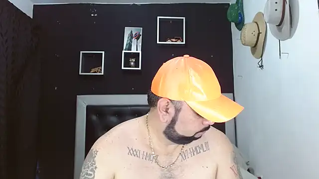 Snapshot of perverseveteranmanxxx chatting on February 13, 2025, 5:54 pm perverseveteranmanxxx online show from February 13, 2025, 5:54 pm