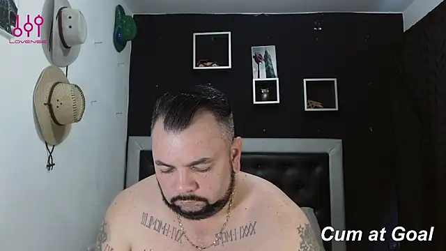 Snapshot of perverseveteranmanxxx chatting on February 19, 2025, 9:36 pm perverseveteranmanxxx online show from February 19, 2025, 9:36 pm