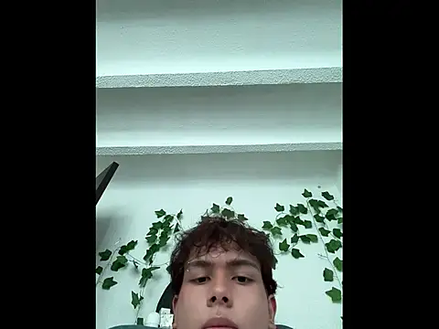 Snapshot of DanteSaint chatting on May 12, 2026, 11:33 pm DanteSaint online show from May 12, 2026, 11:33 pm