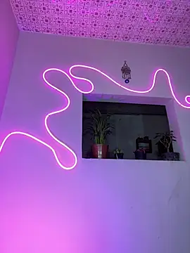 violeta E  online show from July 25, 2026, 4:09 am