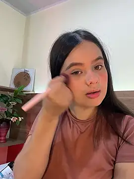 Snapshot of thamiina__ chatting on June 10, 2026, 11:55 am thamiina online show from June 10, 2026, 11:55 am